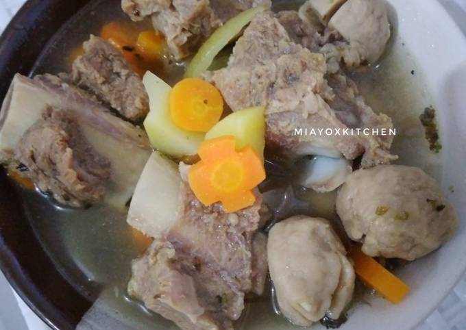 Sop Iga Bakso Kuah Bening