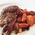 Carrilleras con frutos secos al moscatel