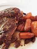 Carrilleras con frutos secos al moscatel