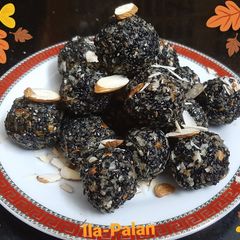 A picture of Black Sesame Ladoo.