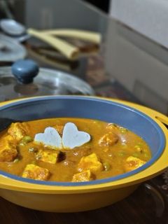 A picture of Dhaba-Style Matar Paneer.