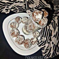 Coconut-bread candy A picture of Coconut-bread candy.