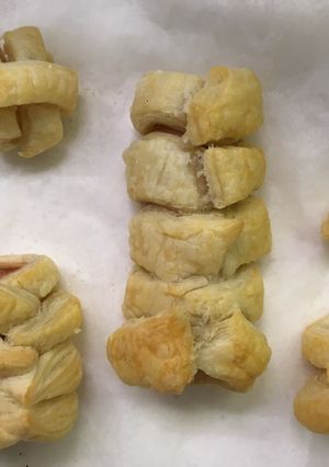 A picture of Sausage braid rolls-basic.