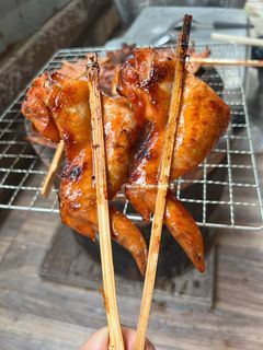 รูปของ “ไก่ย่าง, โครงไก่ย่าง, ปากเป็ดย่าง, ปีกไก่ย่าง”