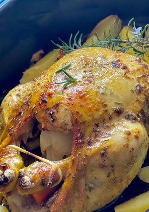 Una foto de Pollo al horno súper sabroso y fácil de hacer
