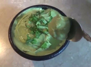 Una foto de Guacamole para tacos, tortas, burritos, carne asada y más