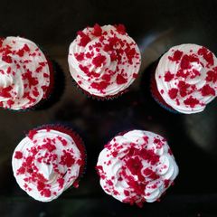 A picture of Red velvet cupcakes.