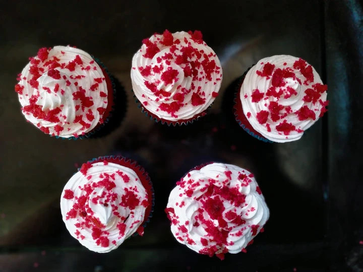 Easy Way Make Red velvet cupcakes the Perfect Can spoil the tongue