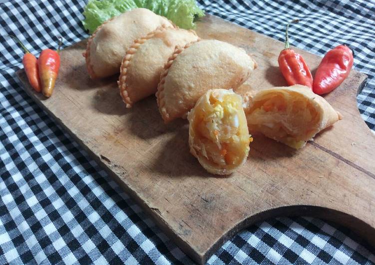 Langkah Mudah untuk Membuat Pastel goreng easy, Bikin Ngiler