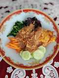 575. Pecel Sayuran dan Bakwan Jagung