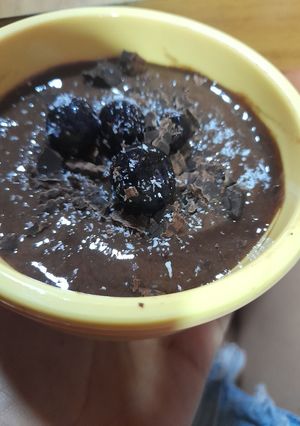 Una foto de Helado de chocolate y banana relleno