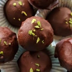 A picture of Rum Truffles/ Chocolate Truffles.