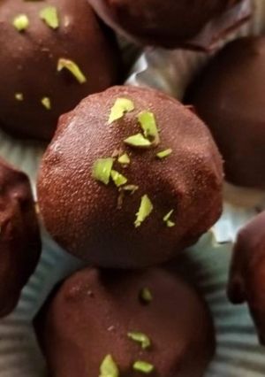 A picture of Rum Truffles/ Chocolate Truffles.