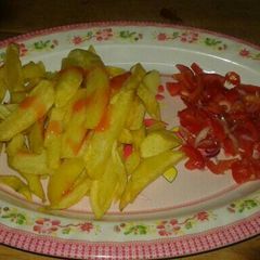 Chips and kachumbari A picture of Chips and kachumbari.