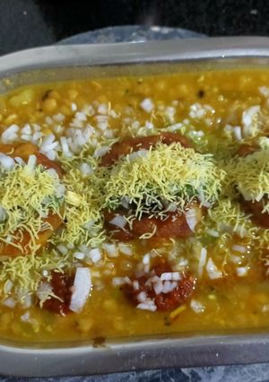 A picture of Ragda Pattice.