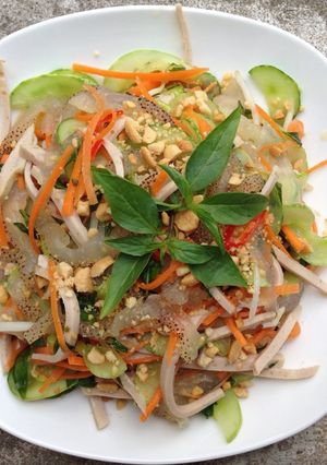 Hình của món Nộm sứa.