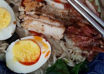 Without Fail Prepare Recipe Kontaksu pork Ramen with eggs hot chili oil and spinach Delicious Simple