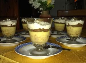 Una foto de Trifle de flan y chocolinas 🤗 ideal para Navidad y Año Nuevo