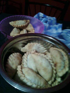 Una foto de Empanadas de carne cortada a cuchillo!