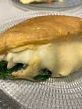 Tortilla soufflé rellena de pollo y espinacas