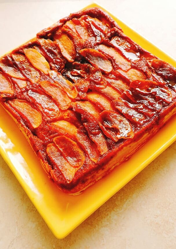 Una foto de Tarta invertida de manzana en el Flip de Essen
