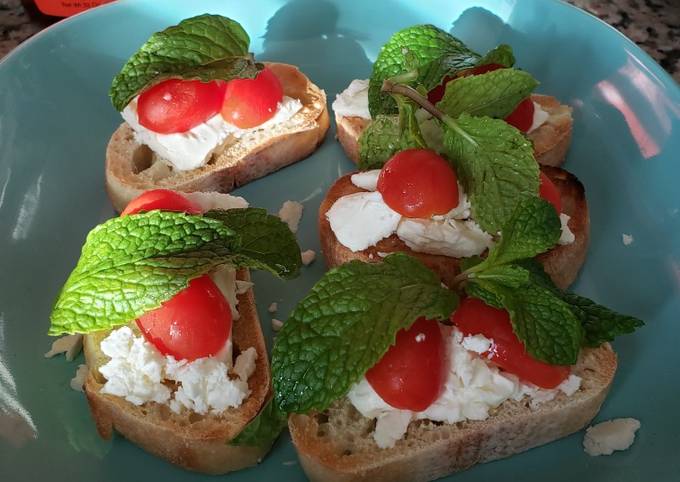 Toast with feta cheese 🧀 🍅🌱 Recipe