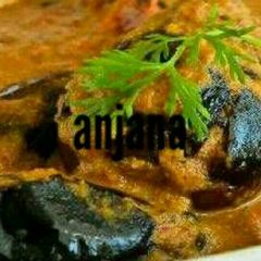 A picture of Resturent style curd brinjal.