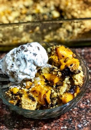 A picture of Chocolaty mango crumble.