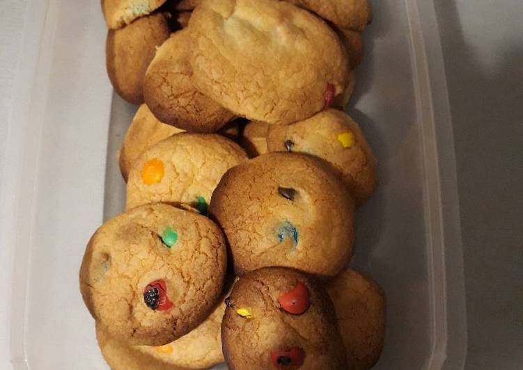 https://img-global.cpcdn.com/recipes/099efa38f3649b3f/751x532cq70/cookies-aux-mms-photo-principale-de-la-recette.jpg