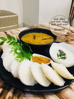 इडली सांभर, नारियल की चटनी, इडली पाउडर (Idli Sambhar, Coconut Chutney, Idli Powder recipe in hindi) रेसिपी मुख्य फोटो