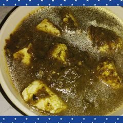 A picture of Palak paneer.