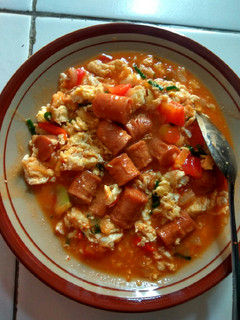 Foto resep Sosis telur orak-arik asam pedas