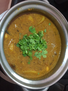 கொண்டைகடலை,உருளைகிழங்கு கிரேவி 🥔🥔🥥🥥🥘🥘🌱🌱🍃🍃 செய்முறை முக்கிய புகைப்படம்