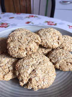 Una foto de Galletitas de avena y coco!🥥