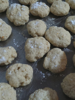 Una foto de Scones/galletitas de mandarina. Fáciles y Vegan!