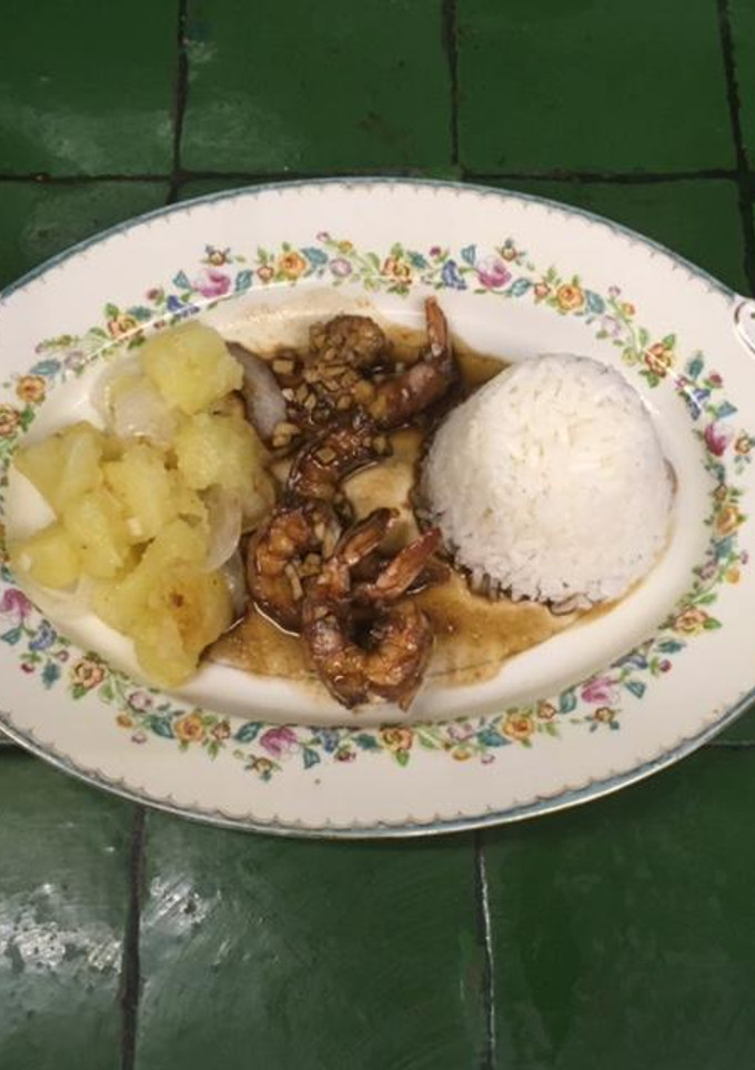 Una foto de Camarones con soya
