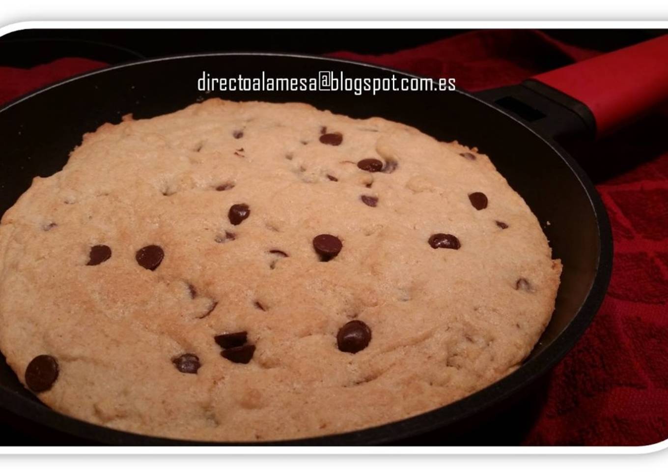 Galleta gigante con pepitas de chocolate