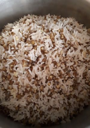 عکسی از دستور ماش پلوی ساده