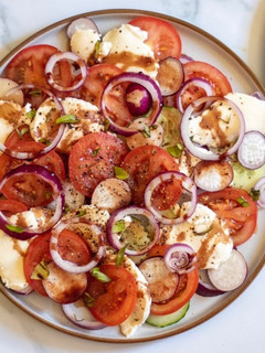A picture of Easy Italian Style Salad 🥗 🌿 🇮🇹.
