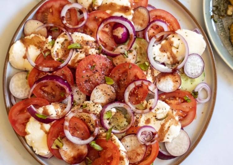 Recipe of Any-night-of-the-week Easy Italian Style Salad 🥗 🌿 🇮🇹