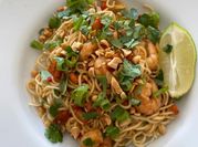 Une photo de pad thai