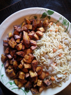 A picture of Indomie with fried plantain.