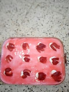 صورة لوصفة كيكة🍓 الطبقات الباردة بلفراولة🍓