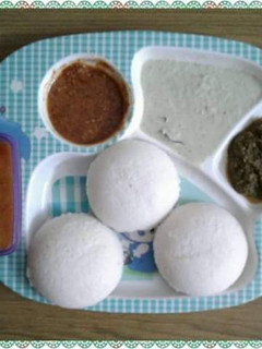 இட்லி கருவேப்பிலை சட்னி செய்முறை முக்கிய புகைப்படம்