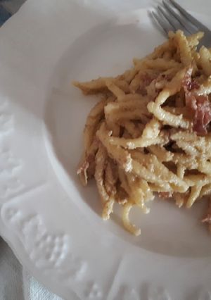 Foto di Trofie speck e noci cremose