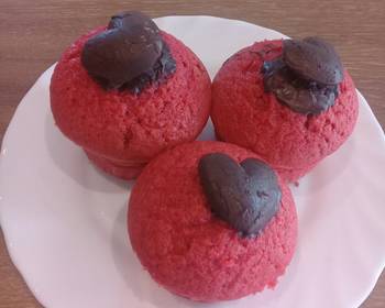 The New Way Making Recipe Vanilla coloured cupcakes with a touch of heart chocolate on top Delicious and Healthy