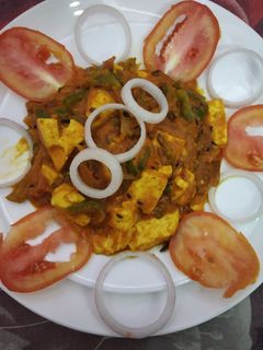 कड़ाही पनीर (Kadai paneer recipe in hindi) रेसिपी मुख्य फोटो