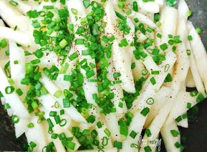 Hình của món Củ Sắn(Củ Đậu) Xào Tỏi.