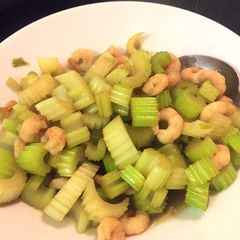 A picture of Celery with prawns.