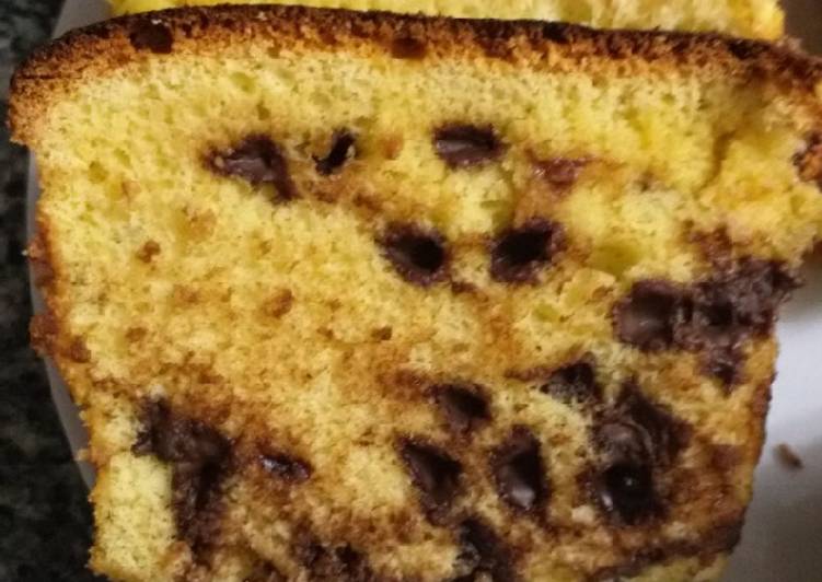 Bizcocho con pepitas de chocolate